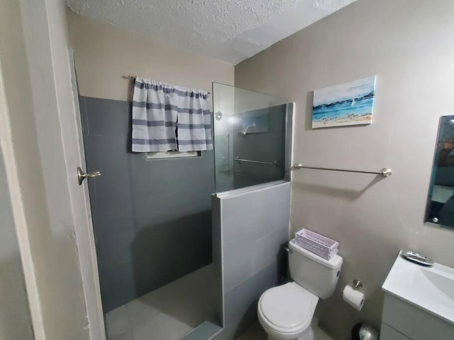 קינגסטון Modern Apartment At The Worthington מראה חיצוני תמונה