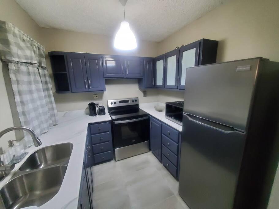 קינגסטון Modern Apartment At The Worthington מראה חיצוני תמונה