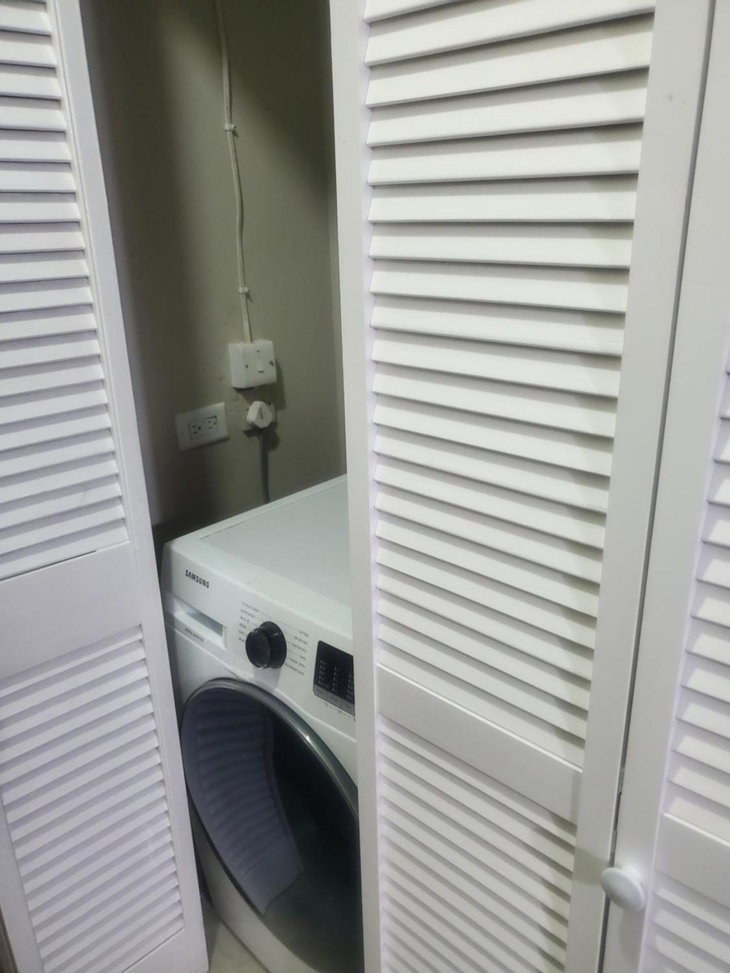 קינגסטון Modern Apartment At The Worthington חדר תמונה